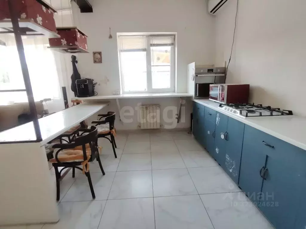 Дом в Ростовская область, Мясниковский район, с. Чалтырь ул. ... - Фото 1