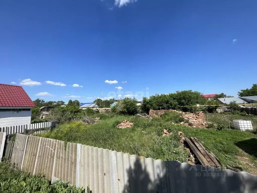 Участок в Оренбургская область, Сакмарский район, с. Марьевка ... - Фото 0