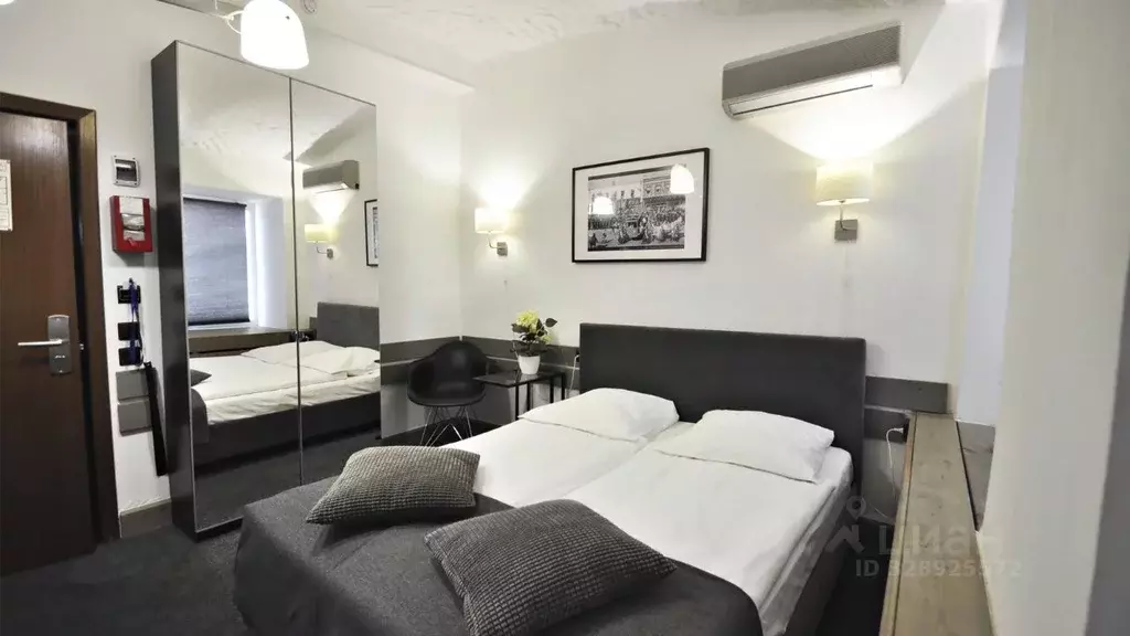 Комната Москва Софийская наб., 30С1 (12.0 м) - Фото 1