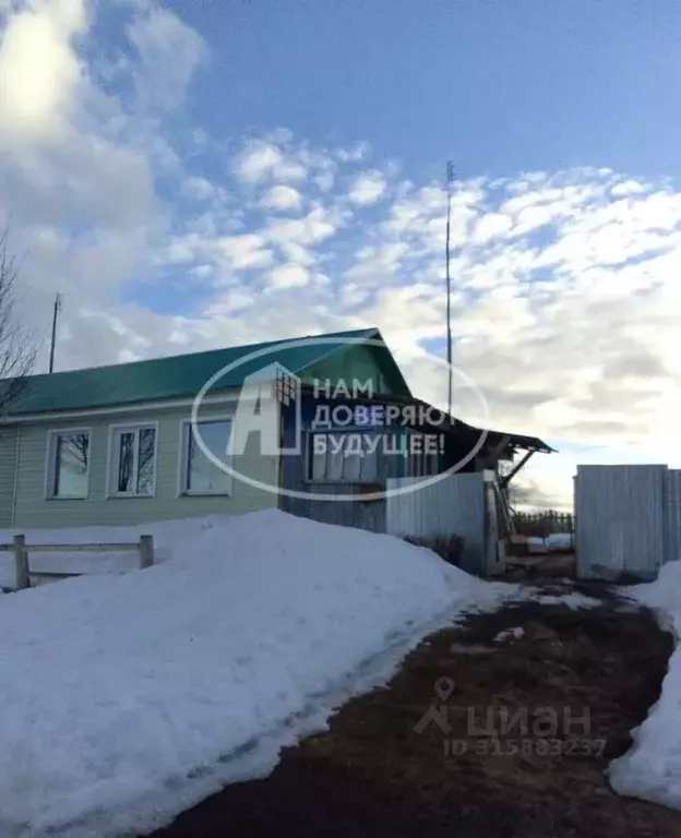 Дом в Пермский край, Октябрьский городской округ, пос. Ключи ул. ... - Фото 1