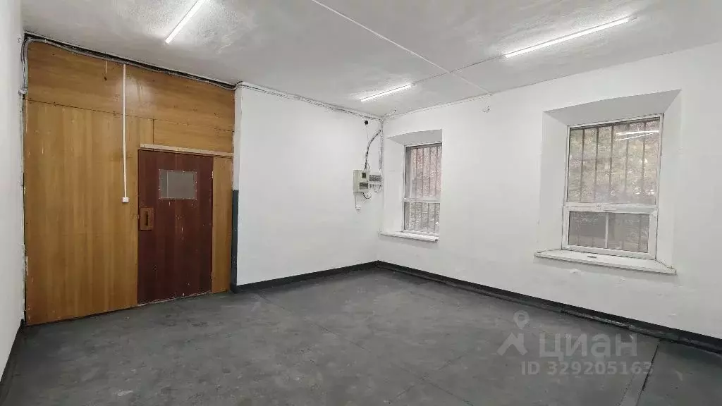 Склад в Приморский край, Владивосток Карьерная ул., 10Ас2 (47 м) - Фото 1