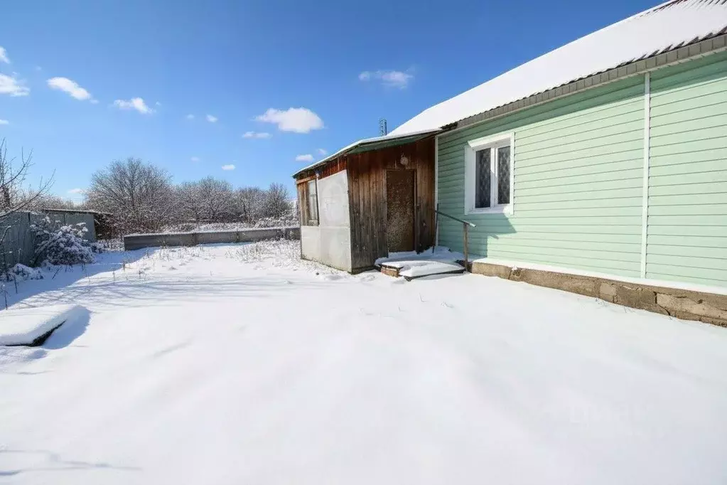 Дом в Оренбургская область, с. Октябрьское ул. Дедовская, 120 (54 м) - Фото 2