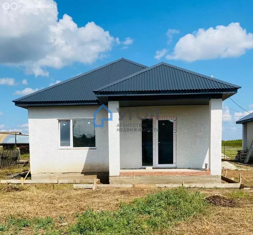 Дом в Бобровка, село Бобровка, улица Кирова, 129 (90 м) - Фото 1