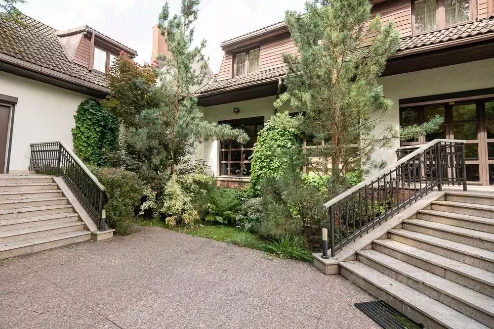 Коттедж в Калининградская область, Калининград ул. Каштановая Аллея ... - Фото 1