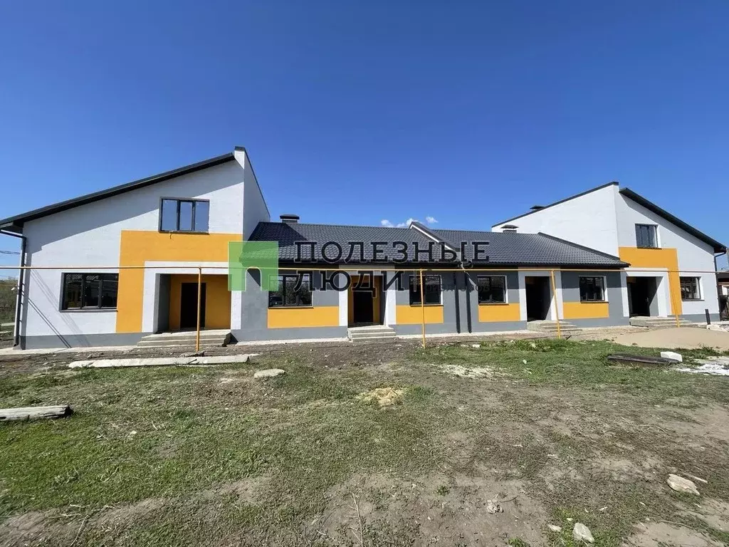 Таунхаус в Самарская область, Сызрань Бузулукская ул., 12 (126 м) - Фото 1