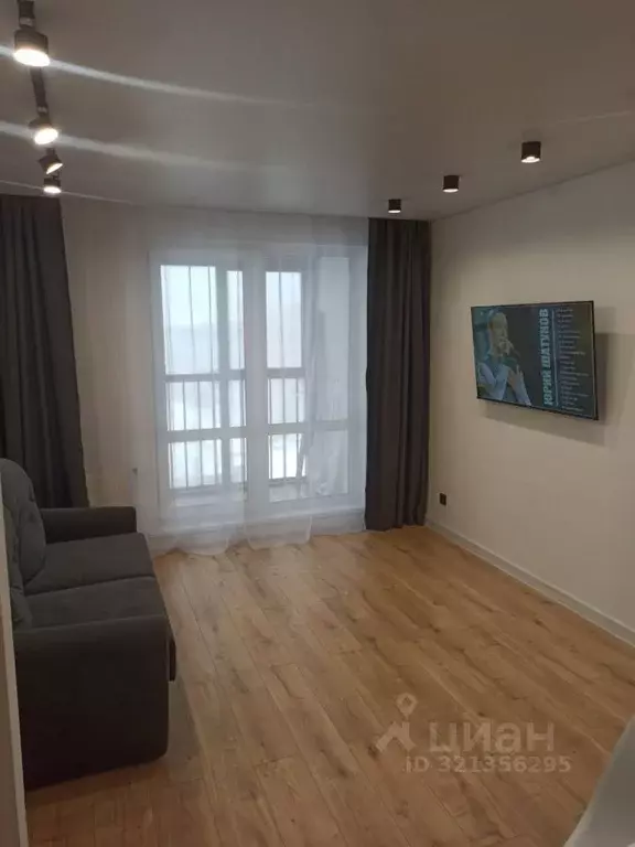 2-к кв. Удмуртия, Ижевск Молодежная ул., 105 (47.0 м) - Фото 1