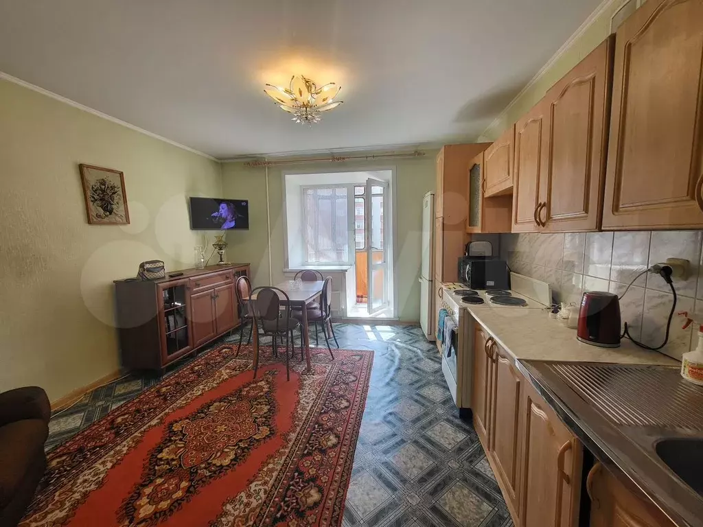 2-к. квартира, 70 м, 4/9 эт. - Фото 0