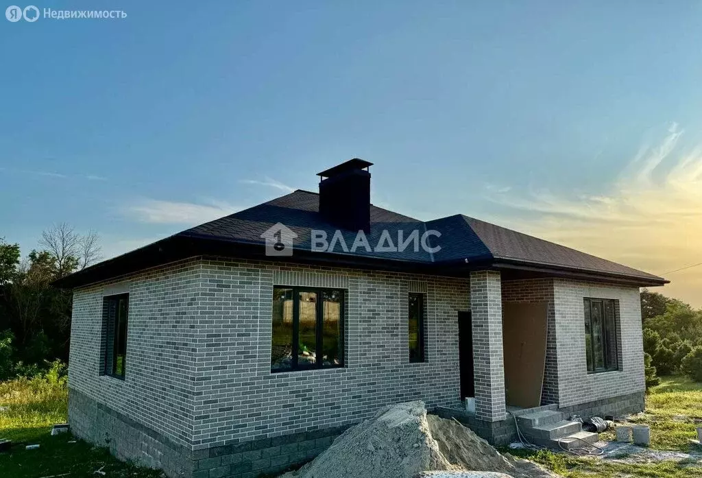 Дом в хутор Красный Восток, Центральная улица (130 м) - Фото 2