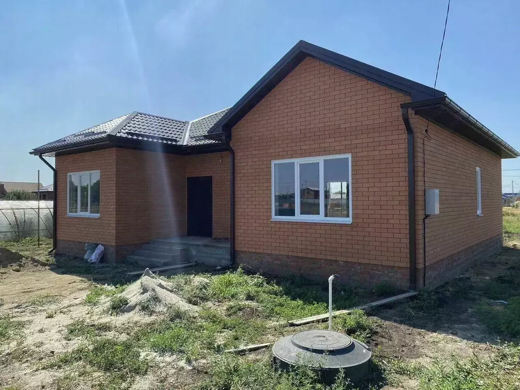 Дом в Краснодарский край, Усть-Лабинск ул. Янтарная (120 м) - Фото 1