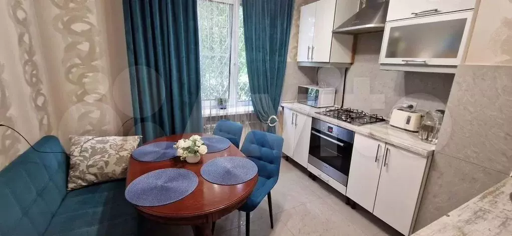 2-к. квартира, 51 м, 1/9 эт. - Фото 0