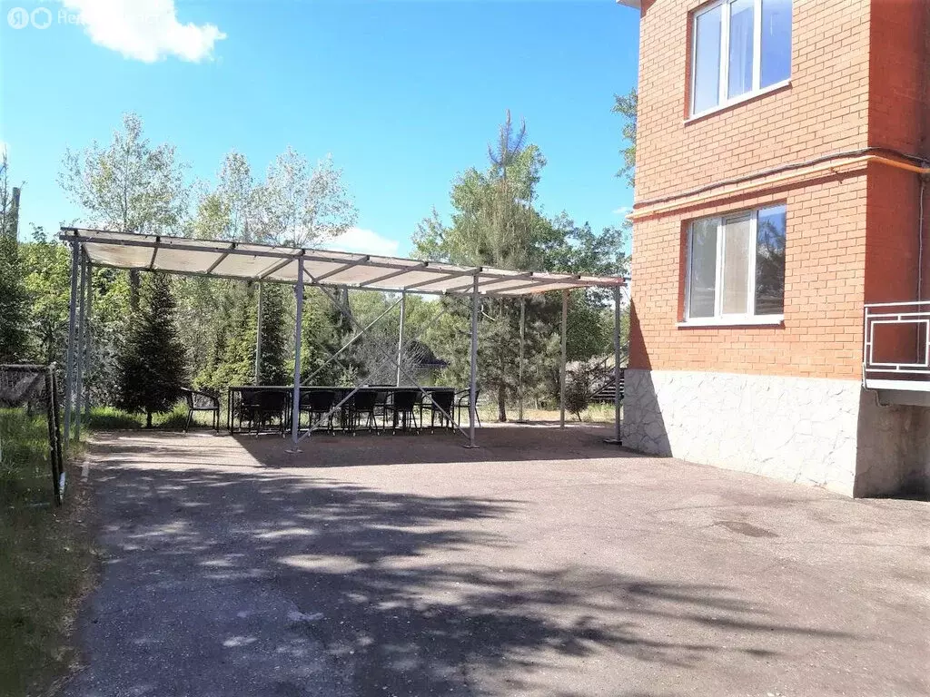 Дом в Энгельс, улица Пятница, 20 (250 м) - Фото 1
