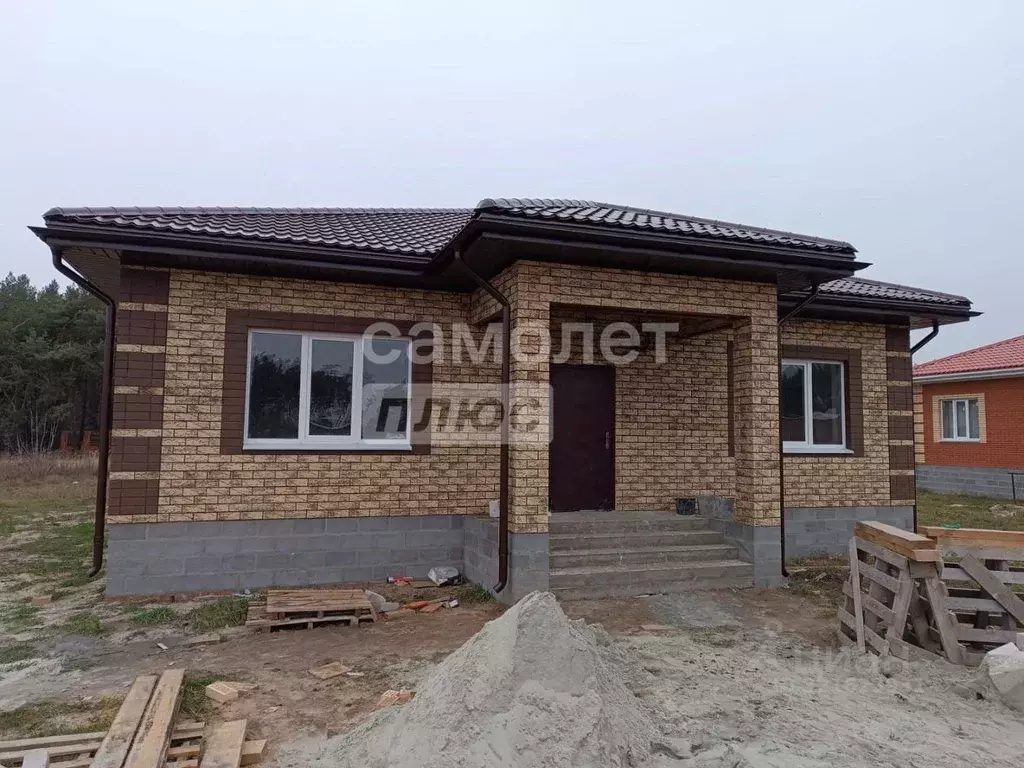 Коттедж в Курская область, Октябрьский район, Большедолженковский ... - Фото 1