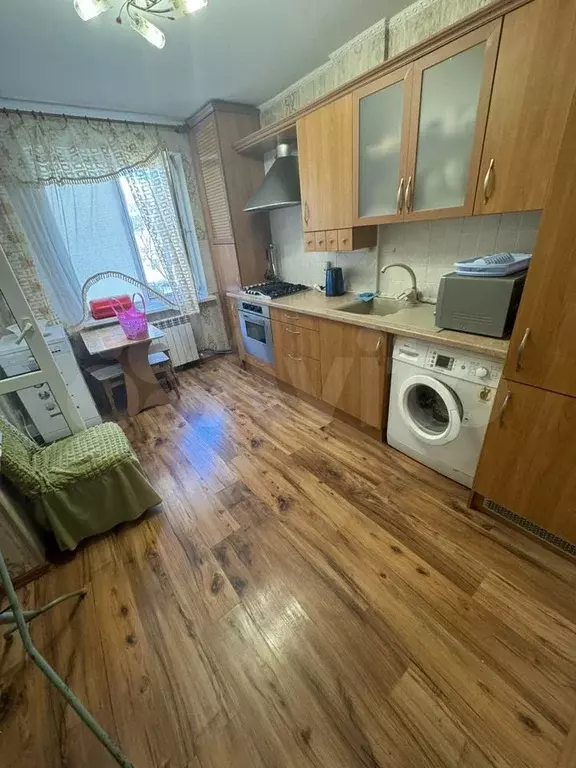 2-к. квартира, 60 м, 1/10 эт. - Фото 0