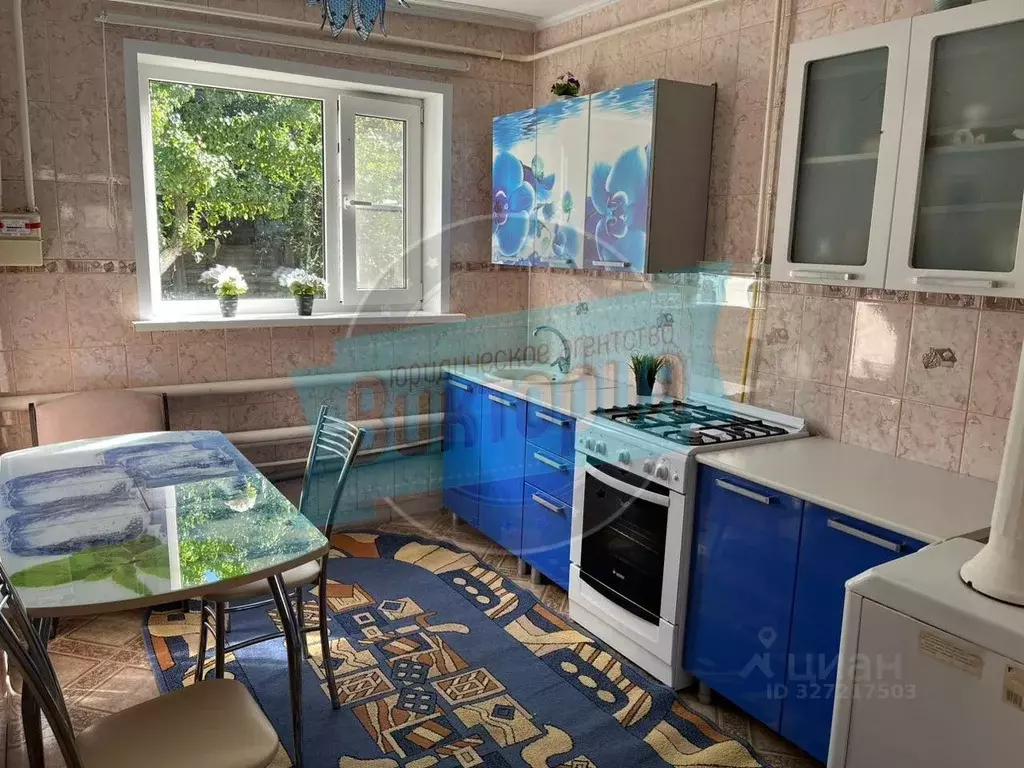 Дом в Орловская область, Мценский район, Чахинское с/пос, с. ... - Фото 1