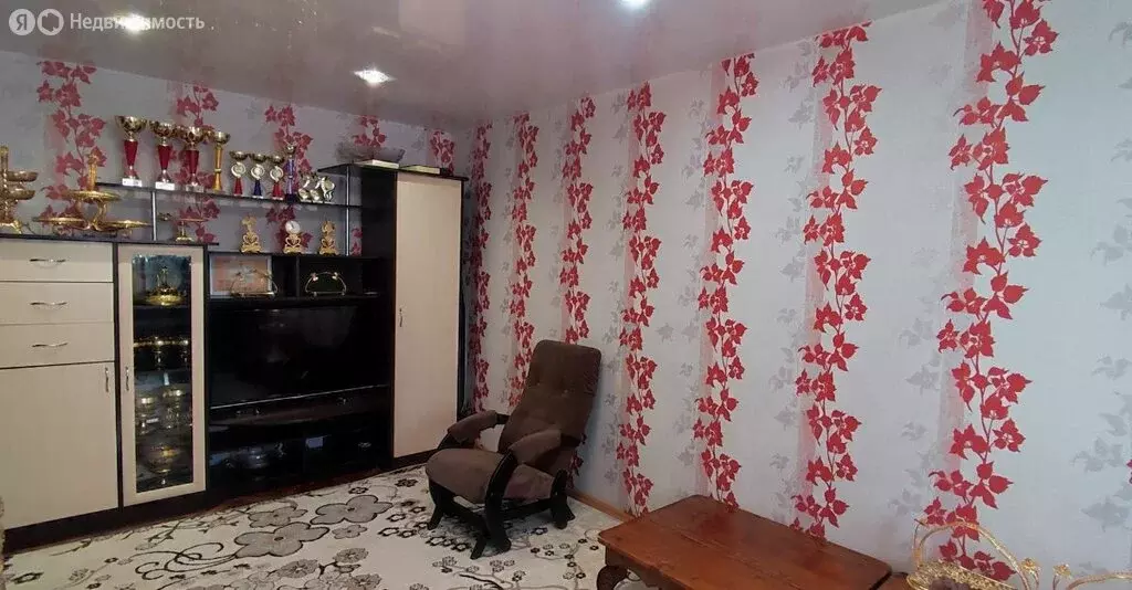 3-комнатная квартира: Новокузнецк, улица Разведчиков, 38 (61.3 м) - Фото 1