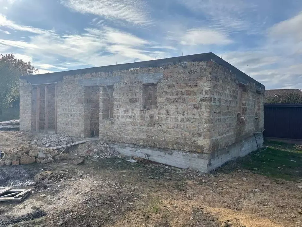 Дом в Крым, Симферопольский район, Добровское с/пос, с. Пионерское ул. ... - Фото 2