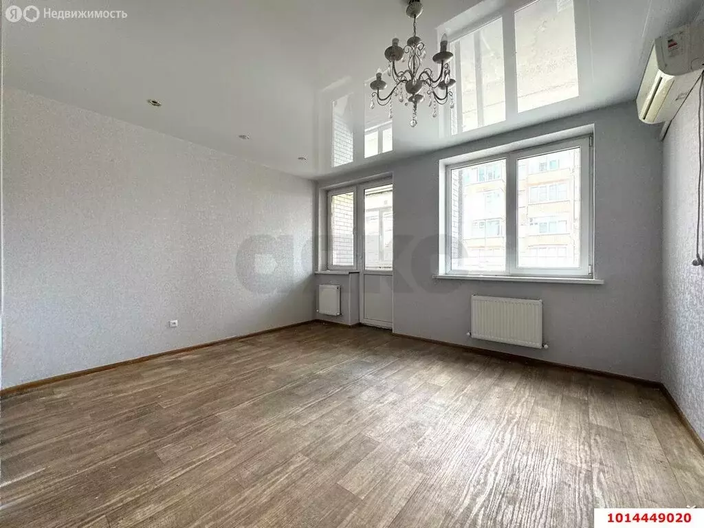 Квартира-студия: Российский, Парижская улица, 5/1 (30 м) - Фото 0