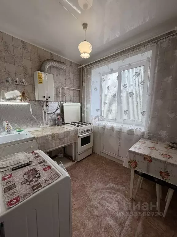 2-к кв. Псковская область, Великие Луки Зеленая ул., 22К2 (45.0 м) - Фото 1