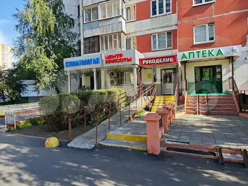 Торговое помещение под аптеку, 71.8 м - Фото 1