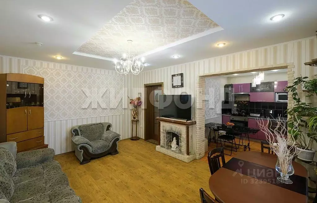 Дом в Новосибирская область, Новосибирск ул. Декабристов (159 м) - Фото 1