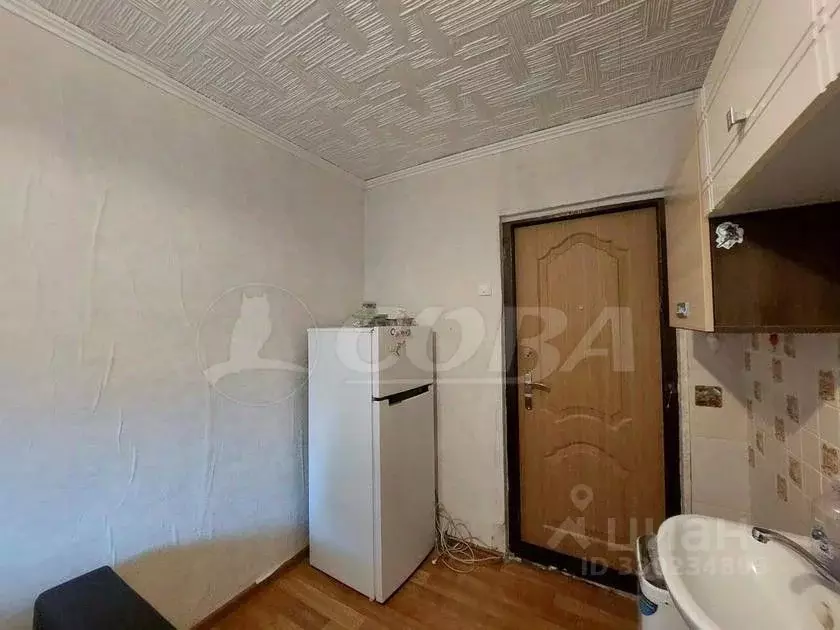 Комната Тюменская область, Тюмень ул. Красина, 5 (9.2 м) - Фото 2
