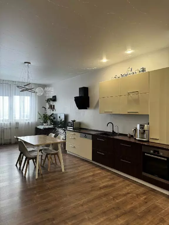 Продается 3-комнатная квартира - Фото 1