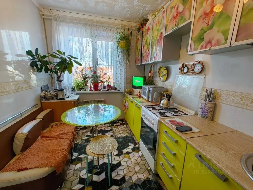 3-к кв. Ленинградская область, Тихвин ул. Коммунаров, 18А (65.0 м) - Фото 2