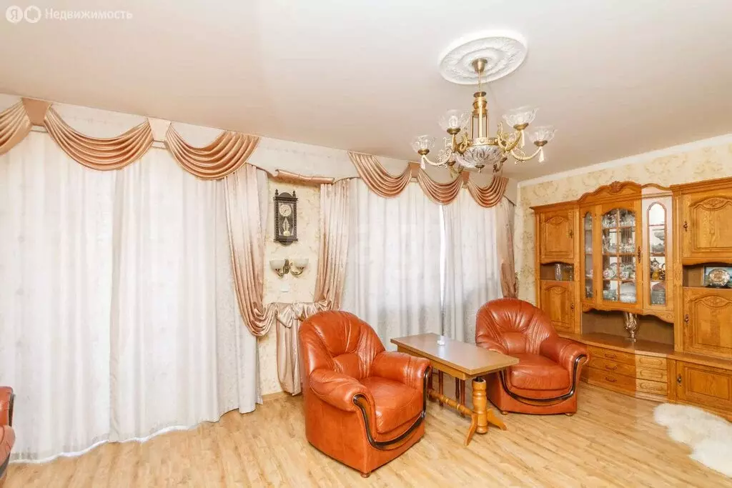 4-комнатная квартира: Ишим, улица Шаронова, 3 (179.2 м) - Фото 2