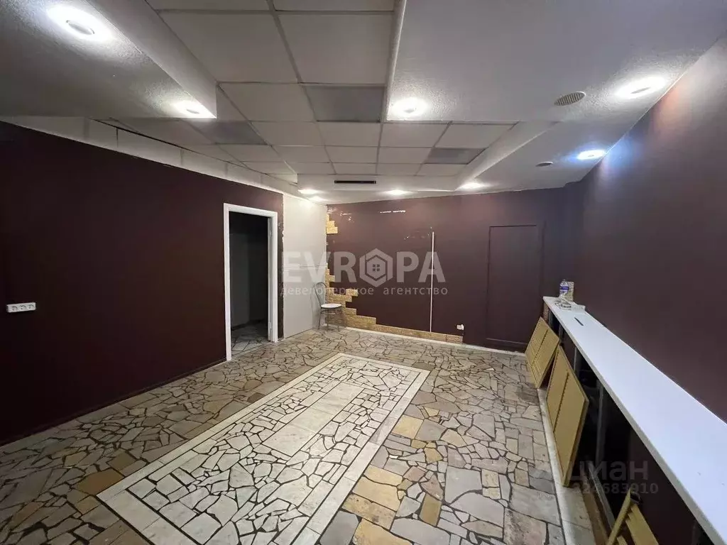 Помещение свободного назначения в Ульяновская область, Ульяновск ул. ... - Фото 1