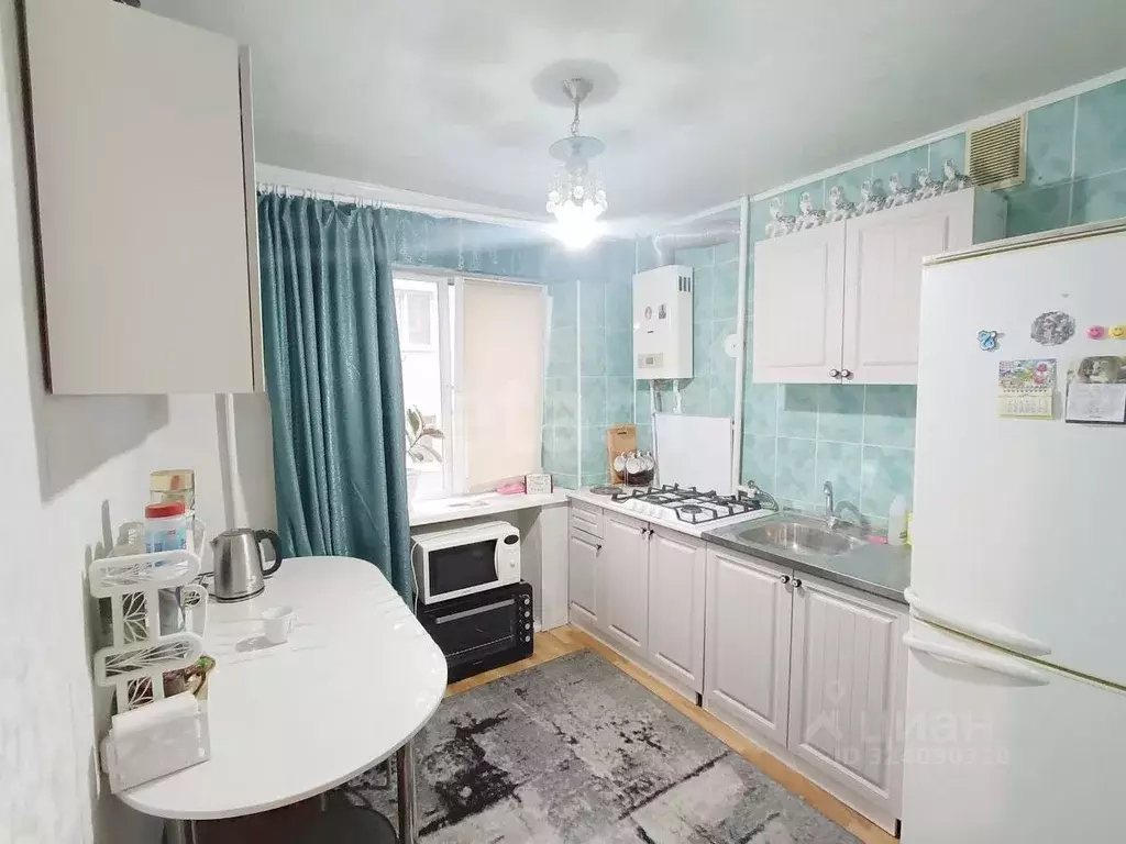 2-к кв. Белгородская область, Алексеевка пл. Победы, 77 (43.9 м) - Фото 1