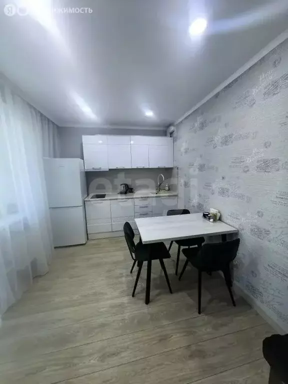 1-комнатная квартира: Тюмень, улица Валентины Трофимовой, 5 (41 м) - Фото 1