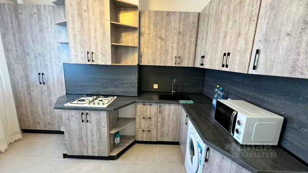 2-к кв. Кабардино-Балкария, Нальчик ул. Солнечная, 8/2 (60.0 м) - Фото 1