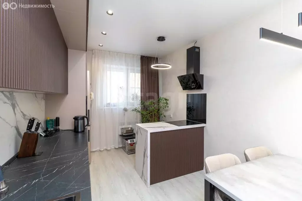 4-комнатная квартира: Тюмень, улица Муравленко, 9 (92 м) - Фото 2