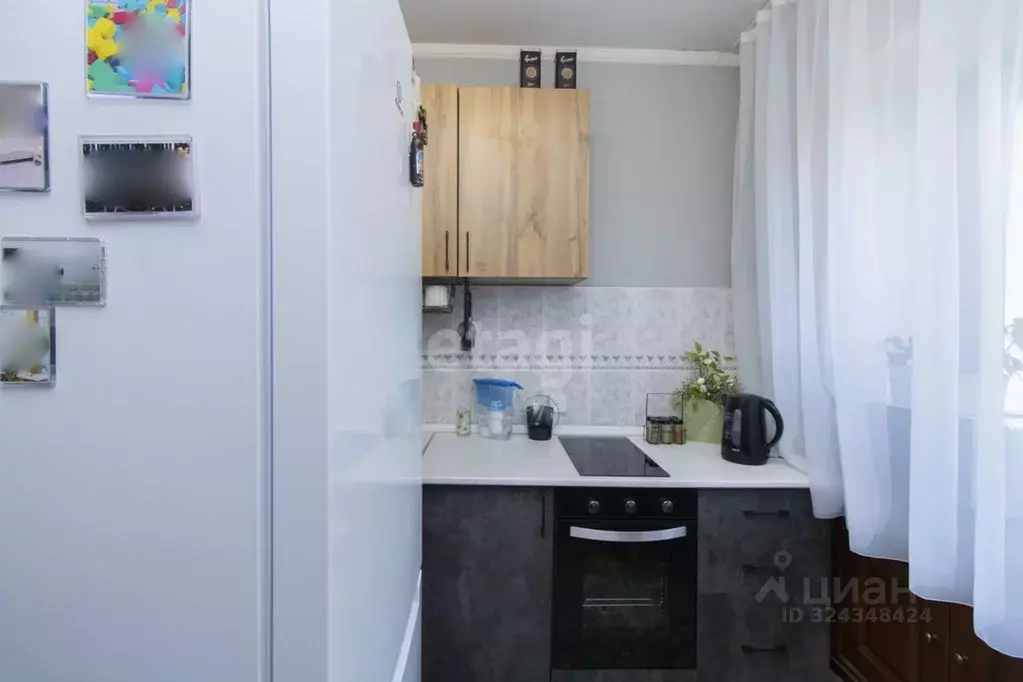 3-к кв. Тюменская область, Тюмень ул. 50 лет ВЛКСМ, 101 (49.6 м) - Фото 2