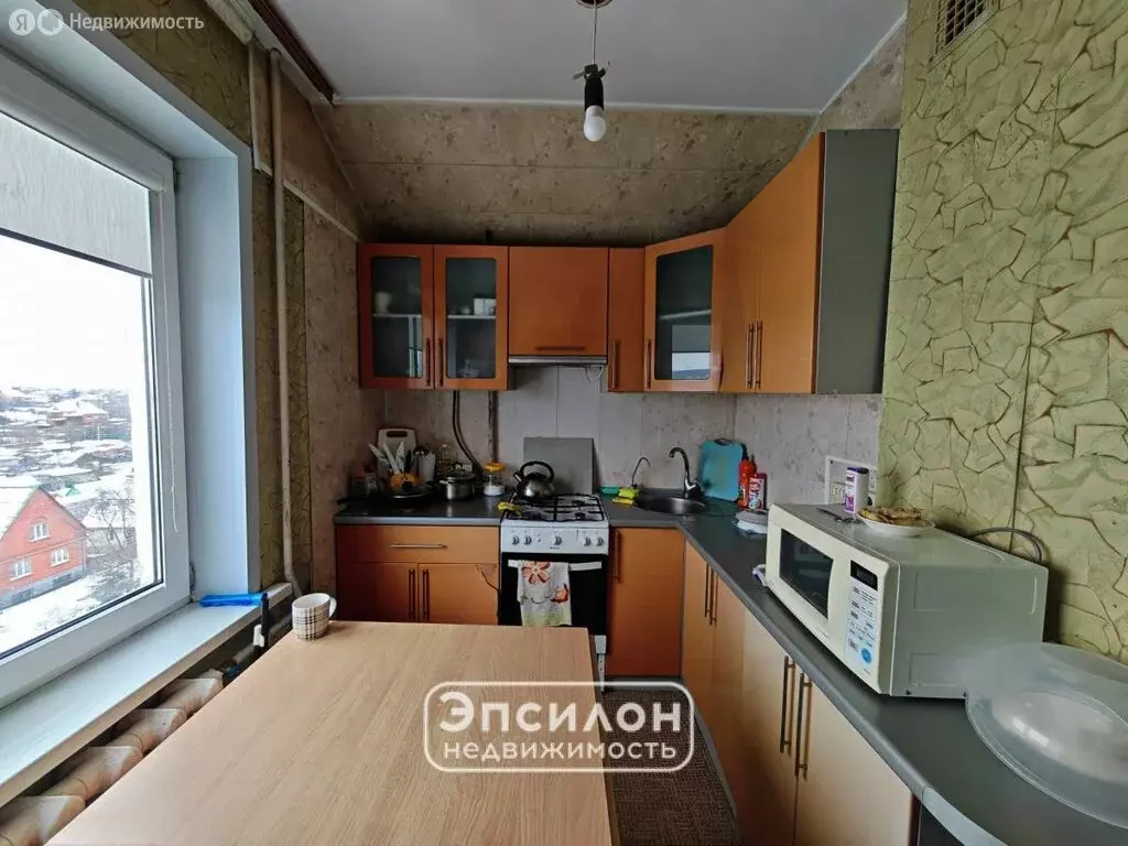 4-комнатная квартира: Курск, улица Маяковского, 107 (67.7 м) - Фото 1