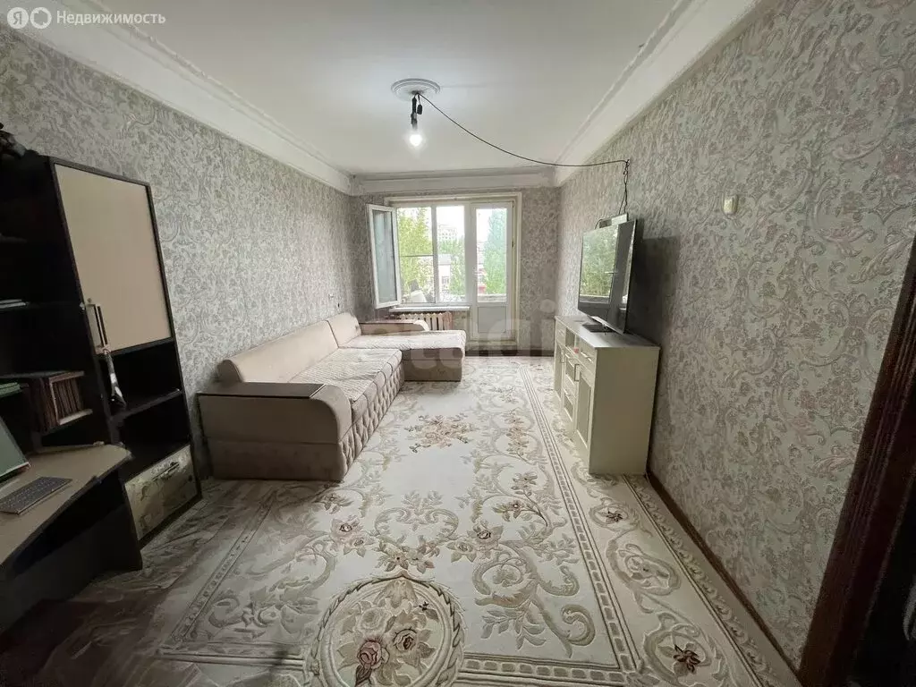 3-комнатная квартира: Махачкала, улица Ирчи Казака, 30 (60 м) - Фото 2