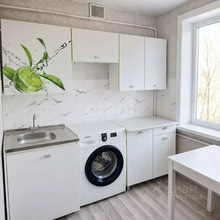 3-к кв. Амурская область, Белогорск ул. Кирова, 121 (59.4 м) - Фото 2