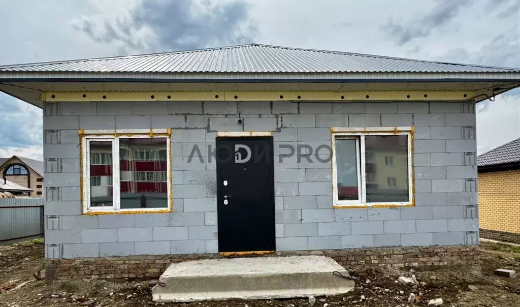 Дом в Башкортостан, Дуванский район, с. Месягутово ул. Светлая, 3 (84 ... - Фото 1