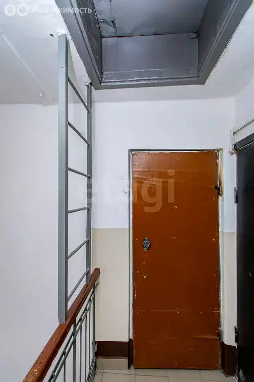 3-комнатная квартира: Тюмень, улица 50 лет Октября, 39 (56 м) - Фото 2