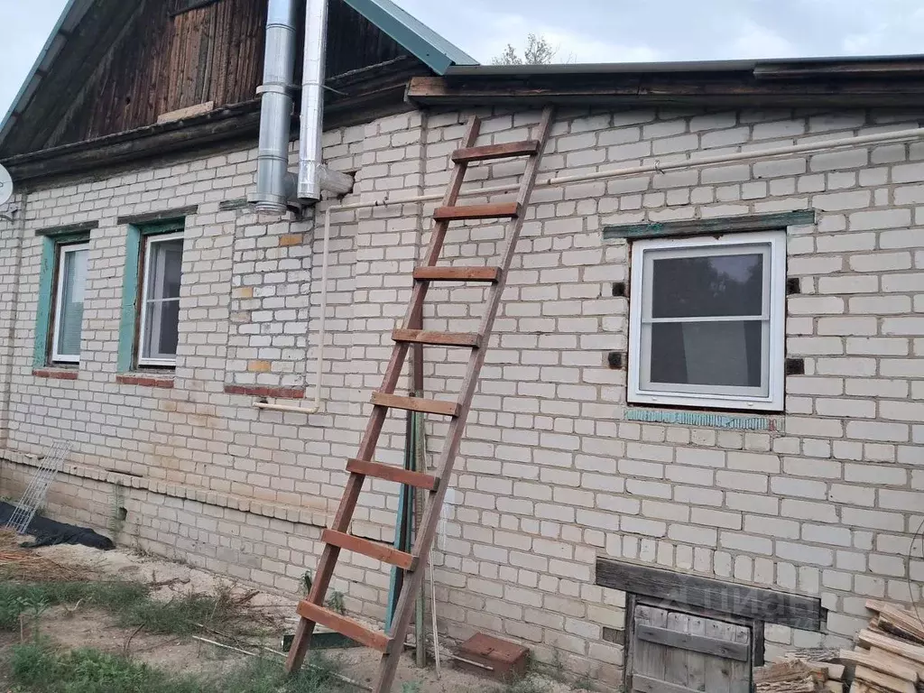 Дом в Волгоградская область, Среднеахтубинский район, Фрунзенское ... - Фото 0