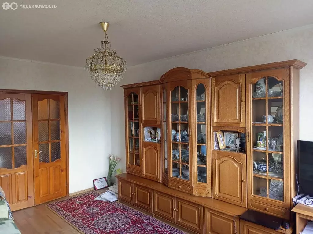 3-комнатная квартира: Набережные Челны, проспект Сююмбике, 84 (65 м) - Фото 0
