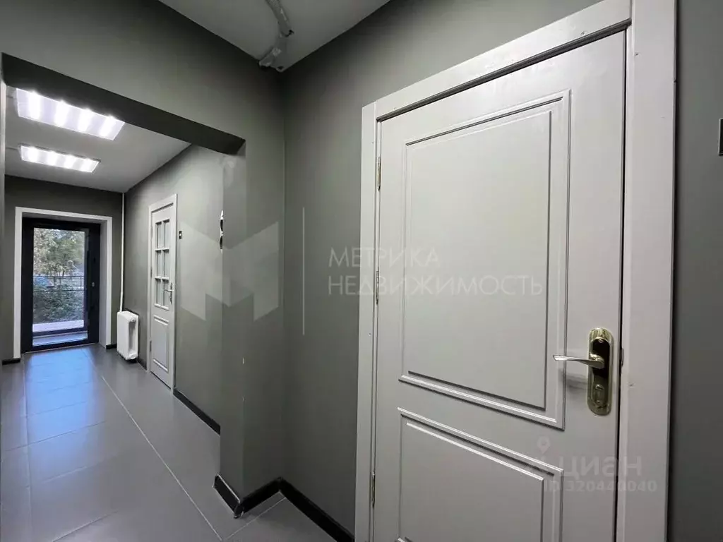 Помещение свободного назначения в Тюменская область, Тюмень ул. ... - Фото 1