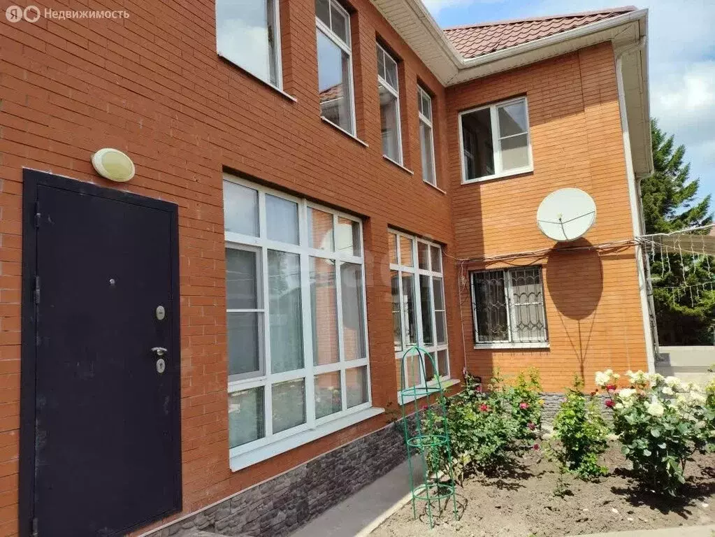 Дом в Ростов-на-Дону, Первомайский район, 3-я Семейная улица (227.7 м) - Фото 1