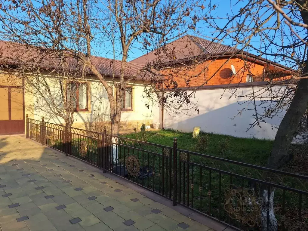 Дом в Ингушетия, Назрань ул. А. Куркиева (134 м) - Фото 1