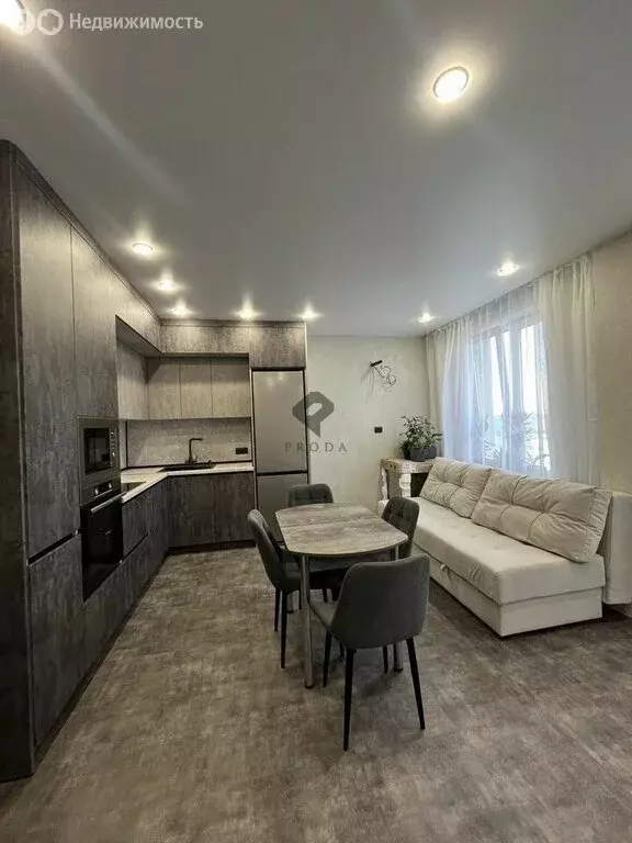 1-комнатная квартира: Тюмень, улица Валентины Трофимовой, 8 (38 м) - Фото 2