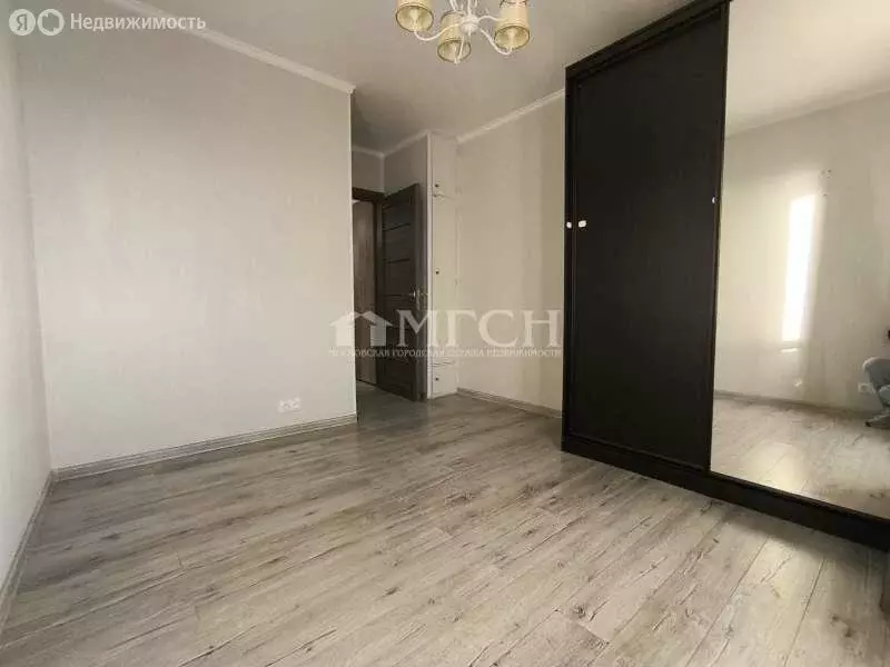 3-комнатная квартира: Москва, улица Молдагуловой, 10к4 (50 м) - Фото 1