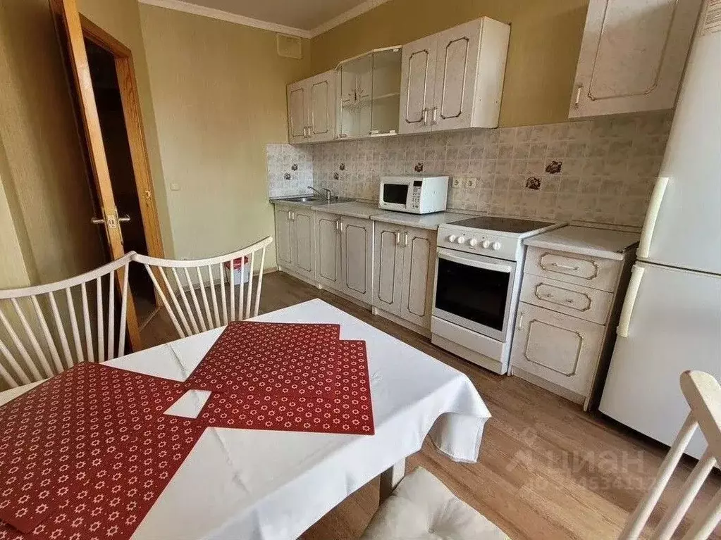 2-к кв. Омская область, Омск бул. Архитекторов, 4/1 (66.0 м) - Фото 1