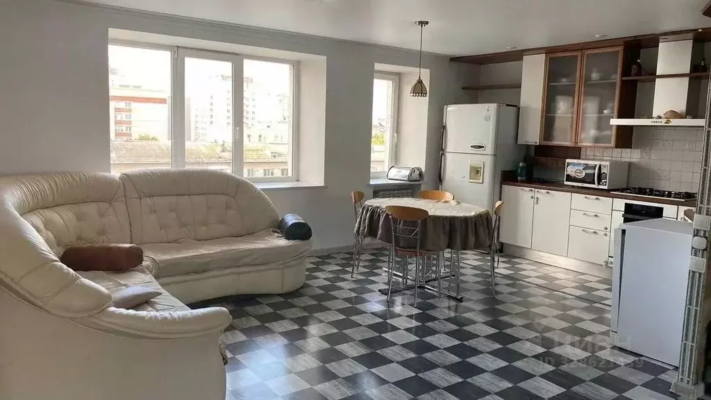 3-к кв. Башкортостан, Уфа Революционная ул., 165 (72.0 м) - Фото 1