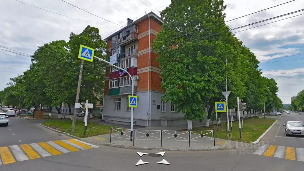 Свободной планировки кв. Адыгея, Майкоп ул. Ленина, 54 (58.6 м) - Фото 2