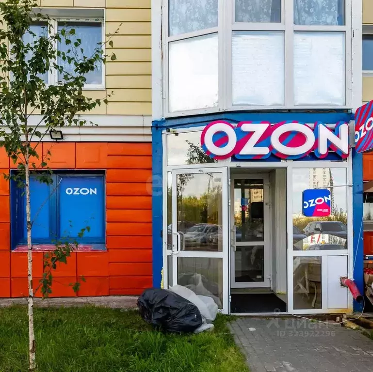 Торговая площадь в Ханты-Мансийский АО, Сургут ул. Александра ... - Фото 1